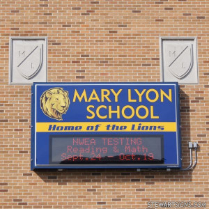 Mary Lyon Elementary School (Photo #2950)