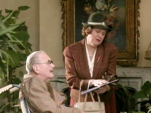 Keeping Up Appearances (UK) - 04x05 Looking at Properties