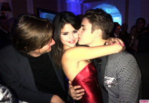 Selena Gomez and Justin Bieber Real Life Kiss