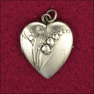 French Art Nouveau heart-shaped locket with Lily of the Valley