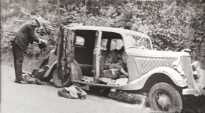 The bodies of Bonnie and Clyde seen inside the car after the ambush