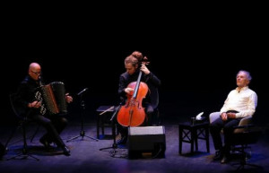 Jean Louis Trintignant d lors d 39 un r cital de po sie le 1er