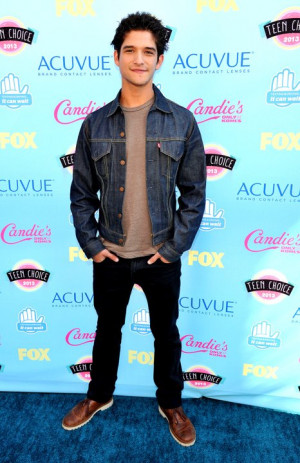 Chloe Grace Moretz Hits The Turquoise Carpet Teen Choice Awards