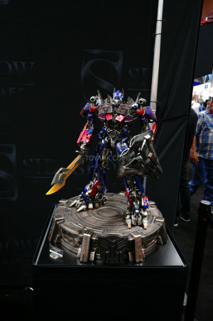 ... Optimus-Prime-002 SDCC 2014 Prime 1 Studio Grimlock and Optimus Prime