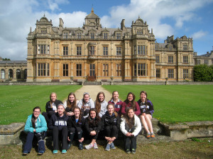 The MVRHS girls lacrosse team in front of the Westonbirt school in ...