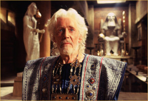 Peter O’Toole stars as Priam in Wolfgang Petersen’s Troy – 2004