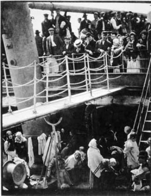 living condition of irish immigrants in early 1900s