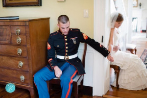Photo of Marine and his bride praying before wedding goes viral [PHOTO ...