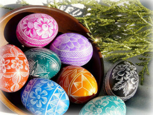 30 Creative Examples of Easter Egg Designs / inspirationfeed.com
