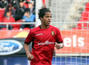 Displaying 20> Images For - Giovani Dos Santos Y Su Novia 2013...