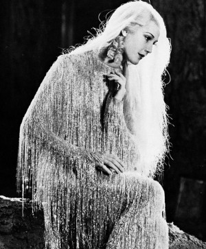 ... Leigh as Titania in Shakespeare’s A Midsummer Night’s Dream 1938