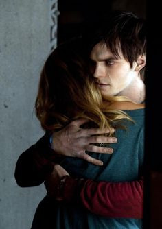 ... warm nicholas hoult ships them couples zombies obsesion warm body