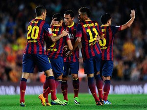 Alexis Sanchez of FC Barcelona celebrates with his team-mates after ...