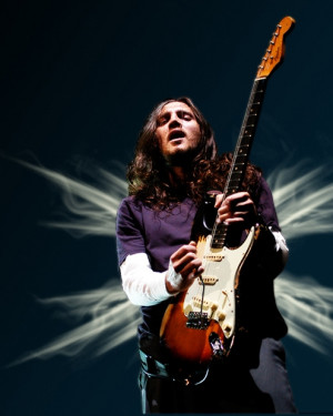 ... , 25 guitarristas foram listados, incluindo John Frusciante