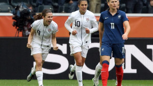 USA see off France to reach decider