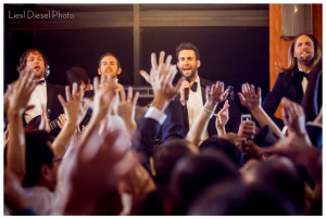 Adam Levine crashes weddings for Maroon 5 ‘Sugar’ video