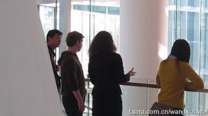 ... CEO Mark Zuckerberg & GF Priscilla Chan Spotted In Sina HQ Beijing