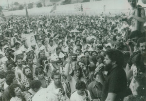 Luiz Inácio Lula da Silva discursa para grevistas na Vila Euclides
