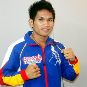 Amnat Ruenroeng vs John Riel Casimero