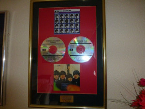 THE BEATLES FRAMED LIMITED EDITION CDS