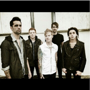 Skylit Drive :) i met them at warped tour!it was awesome!