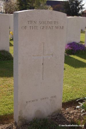 Headstone commemorating ten soldiers of the Great War
