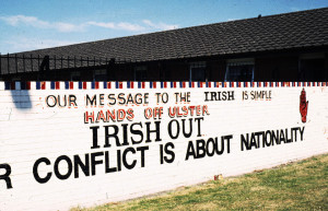 Mural in downtown Derry celebrating Irish Nationalist solidarity with ...