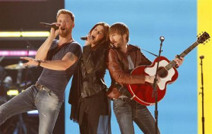 Charles Kelley (L), Hillary Scott and Dave Haywood of Lady Antebellum ...