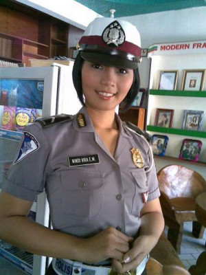 indonesian-police-girls09