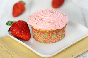 Strawberry Cupcakes with Vanilla Frosting