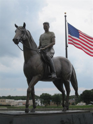 ronald reagan equestrian statue dixon illinois ronald reagan statue ...
