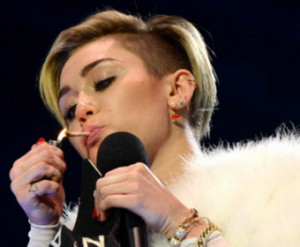 Miley Cyrus Sparks A Joint During MTV EMAs Acceptance Speech