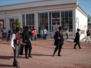 File Name : Shoot_Out_at_OK_Corral.JPG Resolution : 2560 x 1920 pixel ...