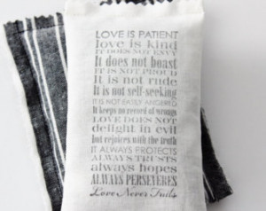 Love Is Patient Lavender Pillow Sac het Set, Inspiring Quote, Scented ...
