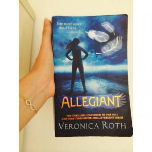 end? I Denied what just happened there until the last page #allegiant ...