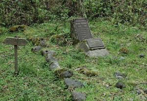 Grave of Dian Fossey and Digit