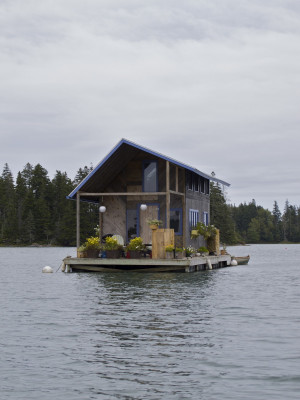 Hand-built floating cabin in Perry Creek, on the island of Vinalhaven ...