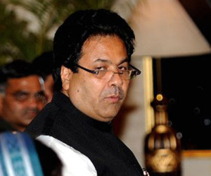 Rajeev Shukla quits as IPL chief
