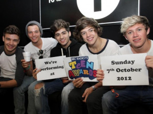 One Direction ai Teen Awards 2012 (e multa per Louis)
