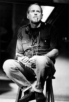 bob fosse 372x280 fosse gloves hat fosse smoking bgrhtml basic 016