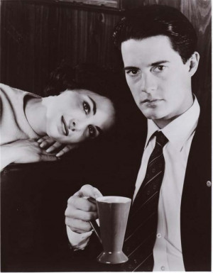 Sherilyn Fenn as Audrey Horne and Kyle MacLachlan as Special Agent ...