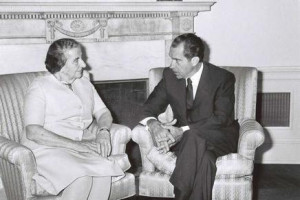 Israeli PM Golda Meir with President Nixon in the Oval Office ...