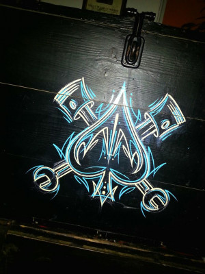 Trunk paint pinstrip lettering