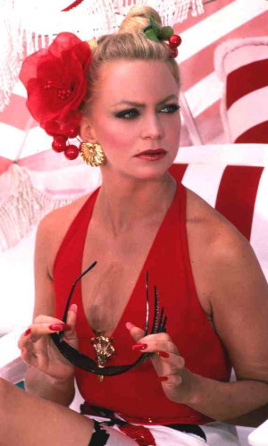 Lil' Blonde Darling: Goldie Hawn in Overboard!