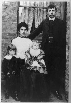 download titanic historic photograph of an unknown family of titanic ...