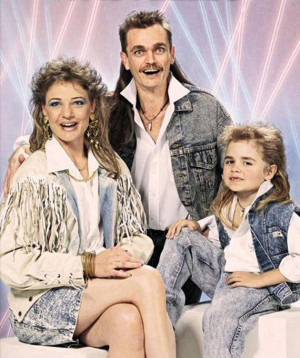 Coolest 80s family portrait…