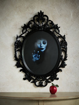 Creepy Halloween Decor Inspired by Famous Quotes