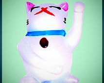 Animal Figurine: a handmade good luck kitty. Kimi is a glass good luck ...