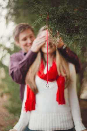 Christmas Photo Shoot Ideas For Couples