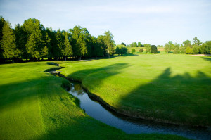 believe Kinloch includes at least one hole with a man-made stream.